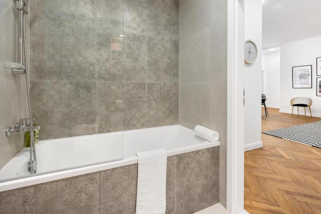 Stylovy Apartman V Centre Mesta براتسيلافا المظهر الخارجي الصورة