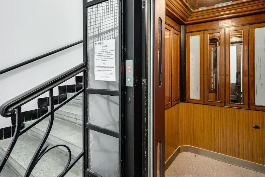 Stylovy Apartman V Centre Mesta براتسيلافا المظهر الخارجي الصورة